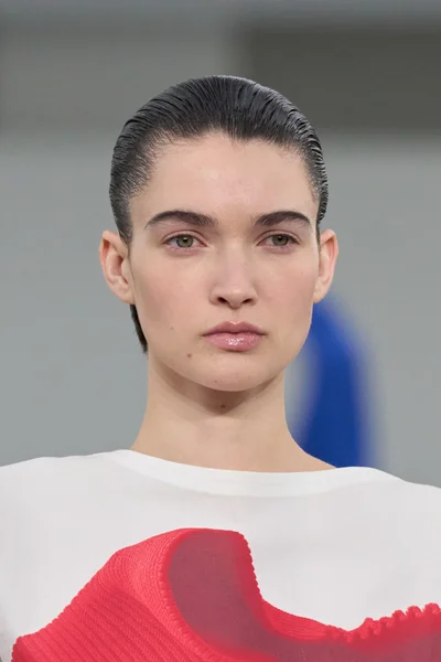 Look 1